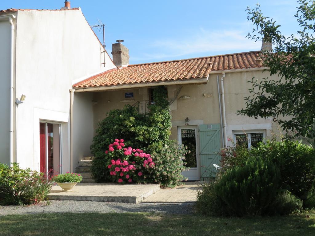 L'Aubinoise Bed & Breakfast Saint-Aubin-la-Plaine Exterior photo